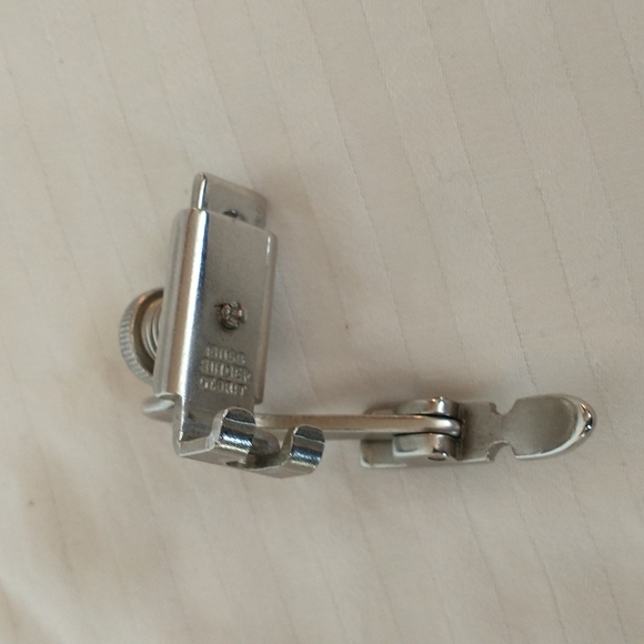 Singer Other - Singer zipper foot vintage